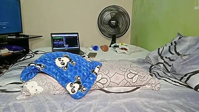 Snapshot of nelielg6 chatting on 11, 2, 2026 nelielg6 online show from 11, 2, 2026