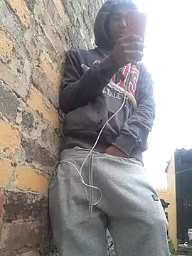 Eezxxx online show from 13, 4, 2026