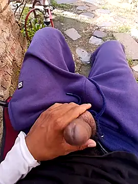 Eezxxx online show from 15, 4, 2026