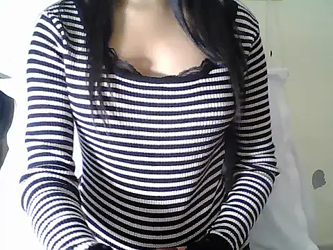 Snapshot of Bold_girl23 chatting on 17, 12, 2025 Bold girl23 online show from 17, 12, 2025