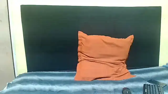 WildHornyTiger18 online show from 3, 3, 2026