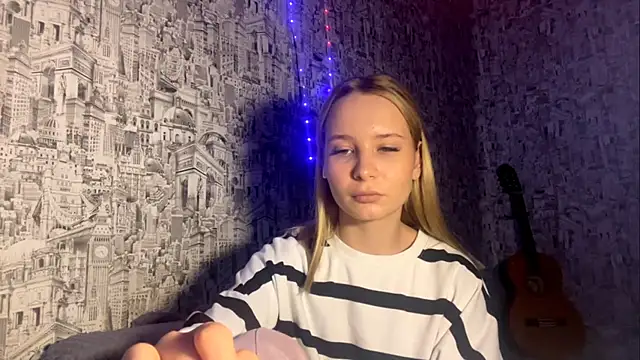 SophieLorein online show from 26, 11, 2025