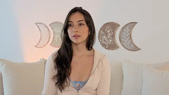 Snapshot of IsabellaSandoval chatting on 27, 4, 2026 IsabellaSandoval online show from 27, 4, 2026