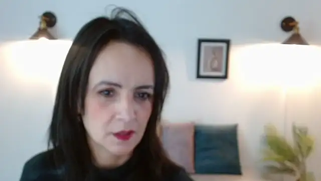 Juliana  lx online show from 7, 4, 2026