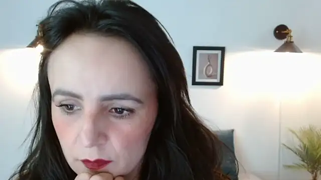 Juliana  lx online show from 10, 4, 2026