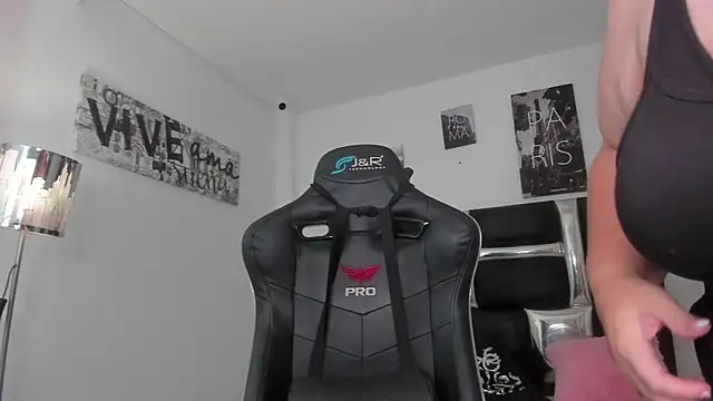 Snapshot of Sophiie_Rouse_ chatting on 27, 11, 2025 Sophiie Rouse online show from 27, 11, 2025