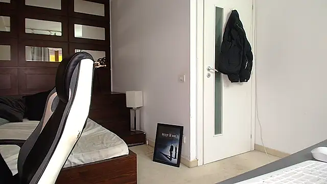 ElijahThorne online show from 7, 2, 2026