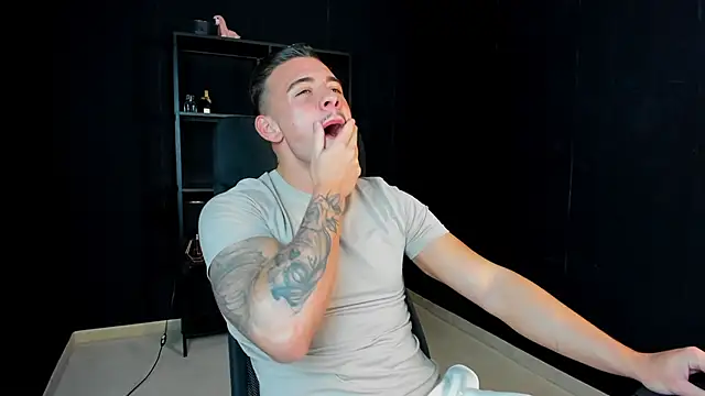 ElijahThorne online show from 15, 4, 2026