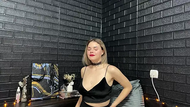 X RisingStar X online show from 3, 12, 2025