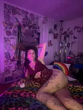 chaoticluvbug online show from 15, 4, 2026