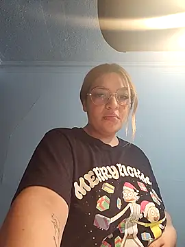 mila curvy online show from 1, 12, 2025