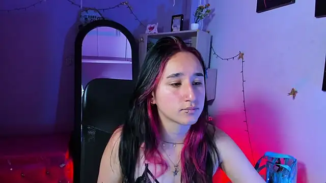 CharlotteStuart online show from 16, 4, 2026