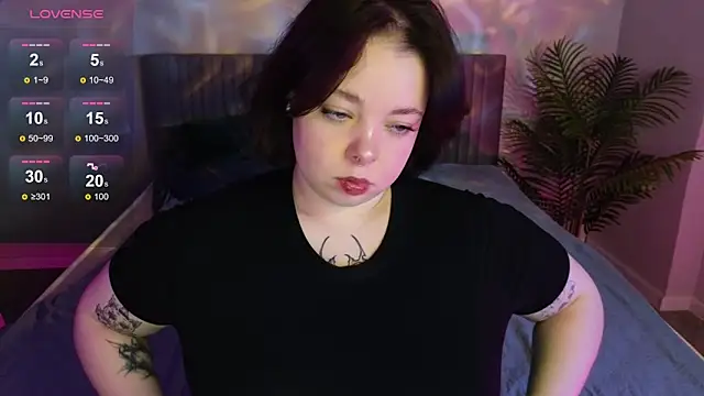 Snapshot of Vlada_vv chatting on 28, 11, 2025 Vlada vv online show from 28, 11, 2025