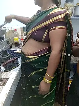 Desicouple1706 online show from 18, 12, 2025