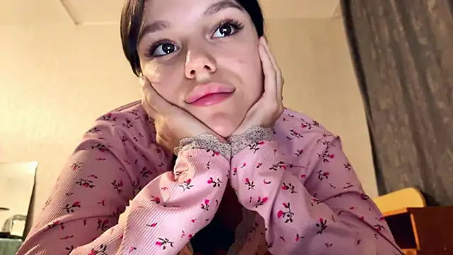 StacieGregoreski online show from 22, 11, 2025