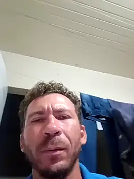 RobertoLuiz84 online show from 3, 2, 2026