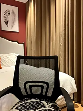 Queen-of-Love online show from 1, 12, 2025