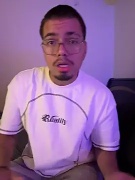 Snapshot of Henry_villa23 chatting on 18, 1, 2026 Henry villa23 online show from 18, 1, 2026