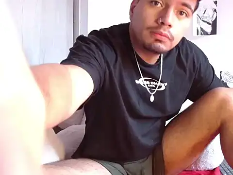 Snapshot of Henry_villa23 chatting on 9, 2, 2026 Henry villa23 online show from 9, 2, 2026