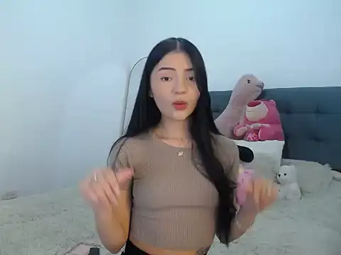 Snapshot of EmiilyCherry chatting on 17, 12, 2025 EmiilyCherry online show from 17, 12, 2025