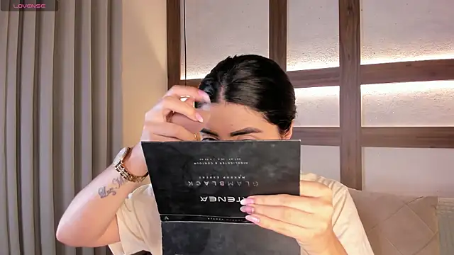 SarhaVega online show from 9, 1, 2026