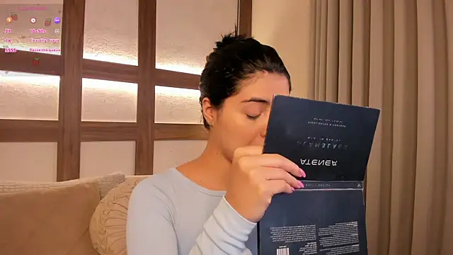 SarhaVega online show from 12, 2, 2026