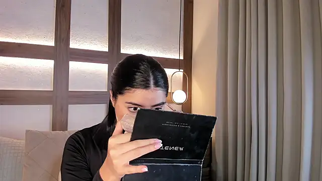 SarhaVega online show from 30, 3, 2026