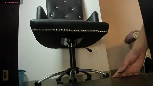 Snapshot of Mysterius_Woman chatting on 4, 7, 2026 Mysterius Woman online show from 4, 7, 2026