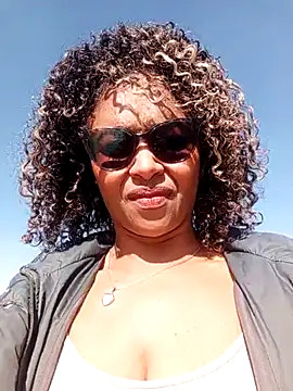 Snapshot of MaayaFonseca chatting on 14, 12, 2025 MaayaFonseca online show from 14, 12, 2025