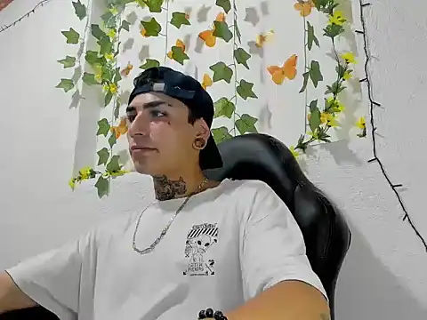 Snapshot of beatandtalk chatting on 2, 12, 2025 beatandtalk online show from 2, 12, 2025