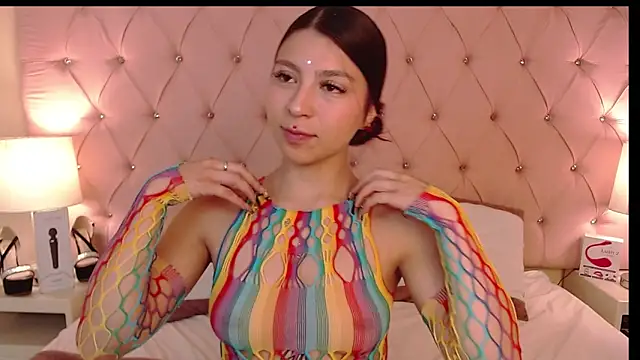 Hillary Thomson online show from 25, 11, 2025