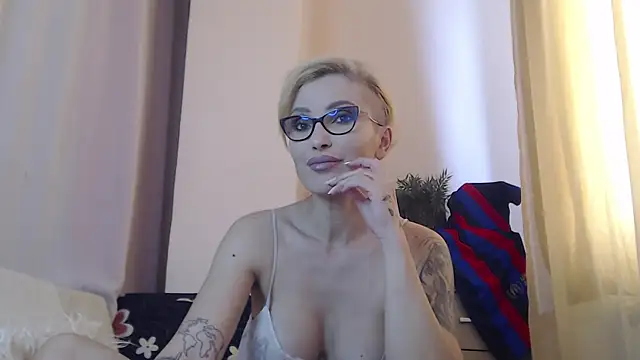 Snapshot of JADAPink___ chatting on 15, 6, 2026 JADAPink online show from 15, 6, 2026