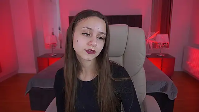 Snapshot of TinyNatalie chatting on 8, 2, 2026 TinyNatalie online show from 8, 2, 2026