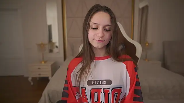 Snapshot of TinyNatalie chatting on 18, 2, 2026 TinyNatalie online show from 18, 2, 2026