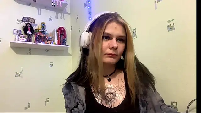 Snapshot of TraceeSchutt chatting on 14, 1, 2026 TraceeSchutt online show from 14, 1, 2026