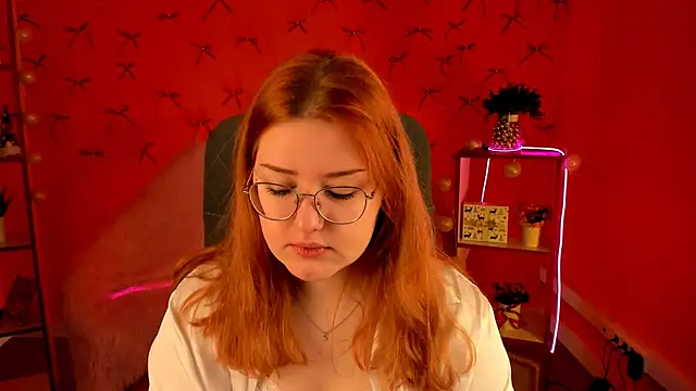 Snapshot of StaceyJensen chatting on 18, 12, 2025 StaceyJensen online show from 18, 12, 2025