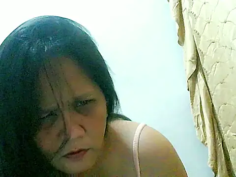 Snapshot of divinegrace1983 chatting on 24, 11, 2025 divinegrace1983 online show from 24, 11, 2025