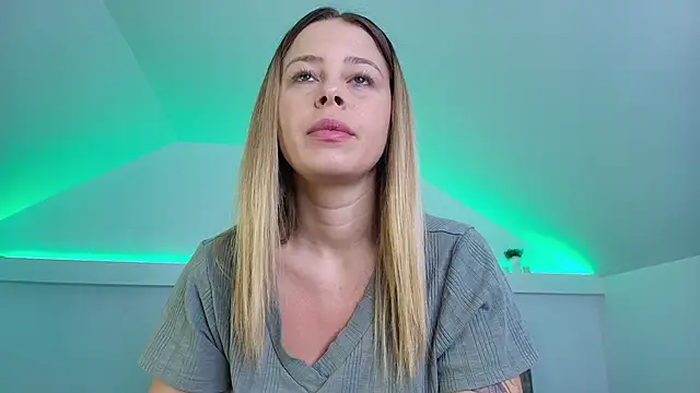 KateAllyaa online show from 14, 12, 2025