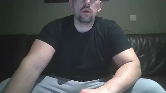 Snapshot of DeeLouLou chatting on 30, 11, 2025 DeeLouLou online show from 30, 11, 2025