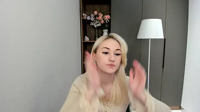 Snapshot of CandiRinebold chatting on 24, 11, 2025 CandiRinebold online show from 24, 11, 2025