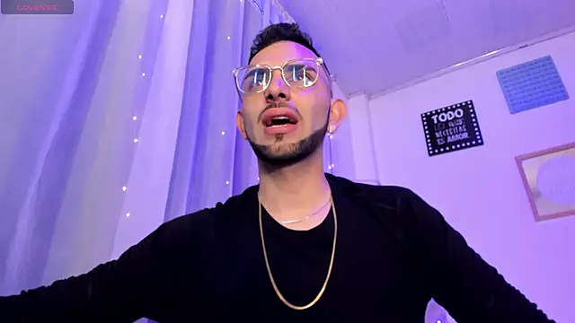 Snapshot of Rayan_ortiz chatting on 28, 11, 2025 Rayan ortiz online show from 28, 11, 2025