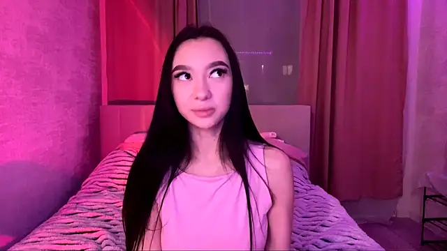 KristaLarmon online show from 28, 11, 2025