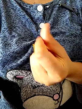 yasmine x online show from 2, 12, 2025