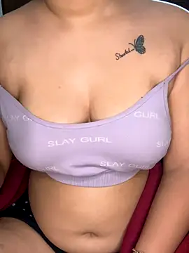 DivyaSharma999 online show from 27, 11, 2025