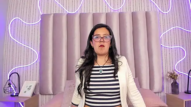 Snapshot of TAMARALEWISMD chatting on 4, 12, 2025 TAMARALEWISMD online show from 4, 12, 2025