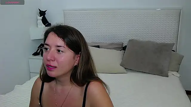 Leona Rae online show from 28, 11, 2025