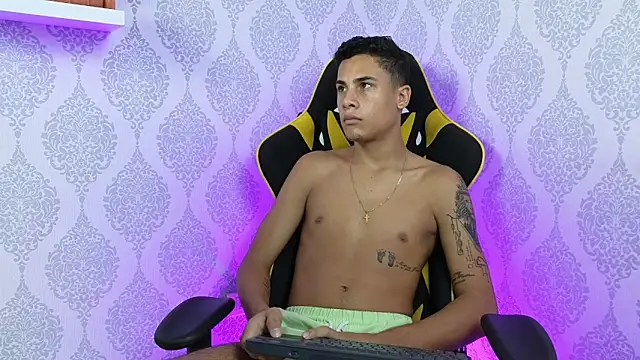 The big twink x online show from 4, 12, 2025