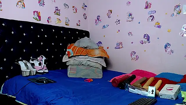 Snapshot of ShantalTsFox chatting on 10, 2, 2026 ShantalTsFox online show from 10, 2, 2026