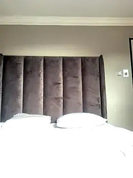 Snapshot of cuddlegiantbear chatting on 24, 11, 2025 cuddlegiantbear online show from 24, 11, 2025