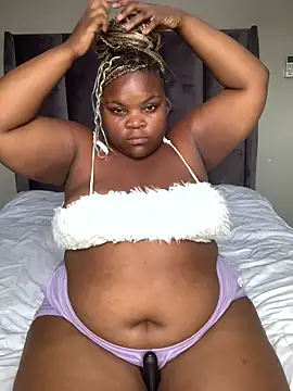 Snapshot of cuddlegiantbear chatting on 28, 11, 2025 cuddlegiantbear online show from 28, 11, 2025